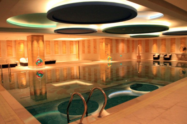 夜幕下的财富：广州夜生活赚钱商机分析